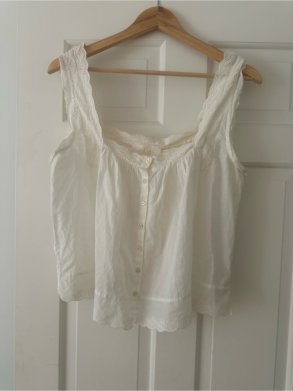 The Great Eyelet Tank - Picture 1 of 4